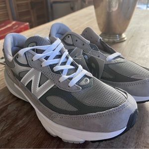 New Balance 990v6 Women’s Sneakers BRAND NEW Size 8.5